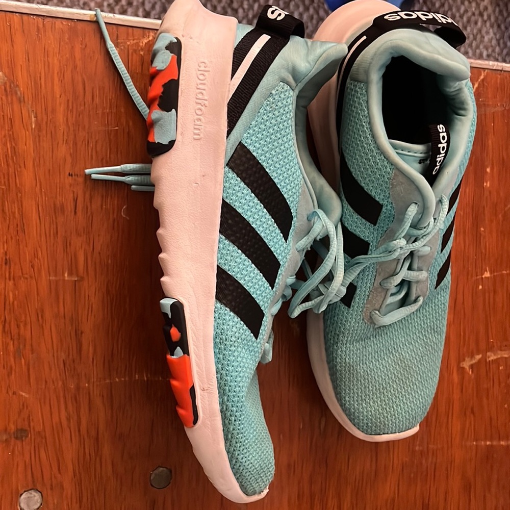 Size 6 women’s adidas
